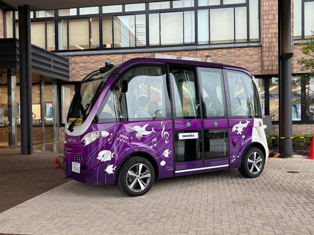 自動運転バス